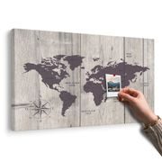 OBRAZ NA KORKU HNĚDÁ MAPA NA DŘEVĚNÉM POZADÍ - OBRAZY NA KORKU - OBRAZY
