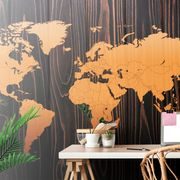 Samolepící tapeta oranžová mapa na dřevě