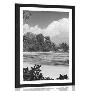 Plakat s paspartuom prekrasna plaža na otoku La Digue u crno-bijelom dizajnu