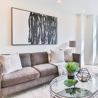 moderná sivá obývačka