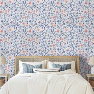 TAPETA MODRÉ A RŮŽOVÉ KVĚTINOVÉ VĚTVIČKY - VZOROVANÉ TAPETY - TAPETY