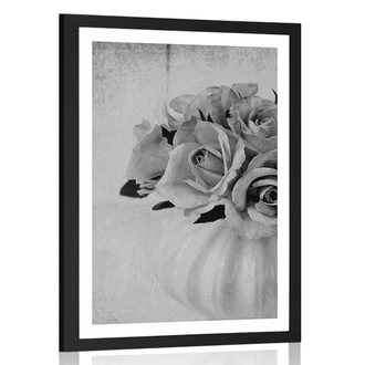 POSTER MIT PASSEPARTOUT ROSEN IN DER VASE IN SCHWARZ-WEISS - SCHWARZ-WEISS - POSTER