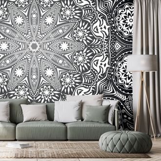 TAPETE DEKORATIVES MANDALA MIT SPITZE IN SCHWARZ-WEISS - TAPETEN MIT FENG SHUI-MOTIVEN - TAPETEN