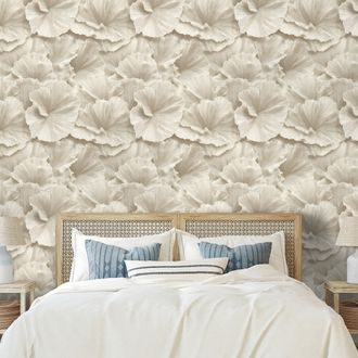 SAMOLEPÍCÍ TAPETA BÉŽOVÉ KVĚTY V JEMNÉM STYLU - VZOROVANÉ TAPETY - TAPETY