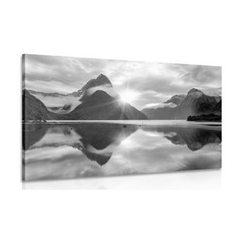 ΕΙΚΌΝΑ ΜΙΑΣ ΌΜΟΡΦΗΣ ΑΝΑΤΟΛΉΣ ΣΤΗ ΝΈΑ ΖΗΛΑΝΔΊΑ ΣΕ ΑΣΠΡΌΜΑΥΡΟ - ΠΊΝΑΚΕΣ ΑΣΠΡΌΜΑΥΡΕΣ - ΠΊΝΑΚΕΣ