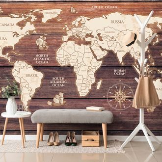 Selbstklebende Tapete Weltkarte auf Holz