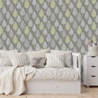 TAPETA ŠEDÉ A ZELENÉ LISTY NA ŠEDÉM POZADÍ - VZOROVANÉ TAPETY - TAPETY