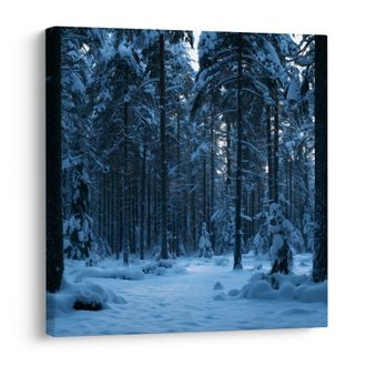 CANVAS SCHILDERIJ BESNEEUWD BOS IN DE BLAUWE SCHEMER - KERST- EN WINTERSCHILDERS - SCHILDERIJEN