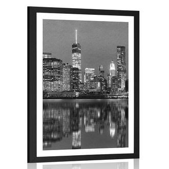 AFFICHE AVEC MONTURE REFLET DE MANHATTAN DANS L'EAU EN NOIR ET BLANC - NOIR ET BLANC - AFFICHES