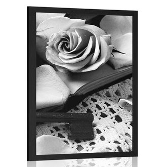 POSTER BLACK AND WHITE VINTAGE STILL LIFE WITH A KEY - BLACK AND WHITE - POSTERS