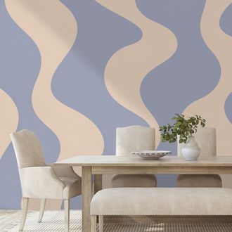 ZELFKLEVEND FOTOBEHANG MINIMALISTISCHE BEIGE GOLVEN OP BLAUW - FOTOBEHANG ABSTRACT - FOTOBEHANG