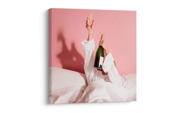 KÉP ÜNNEPLÉS FEHÉR ÁGYBAN - KÉPEK EMBEREKRŐL ÉS HÍRES SZEMÉLYEKRŐL - KÉPEK