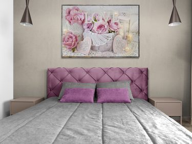 spálňa, obraz nad čelom postele s obrazom s ružami