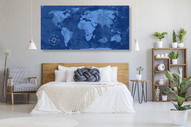 modrá mapa sveta na korku