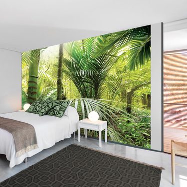 obývačka v štýle Monkey Island, so tapetou na stenu s motívom džungle