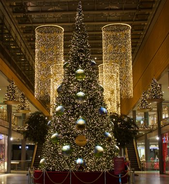 Vianočný stromček v nákupnom centre