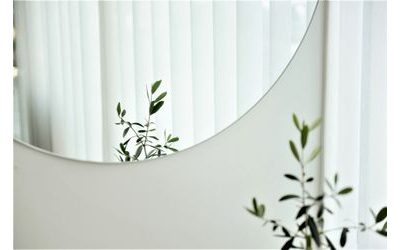 Čarovný svet zrkadiel v modernom interiéri