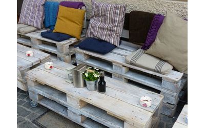 Populárny paletový nábytok pre nekonvenčné bývanie