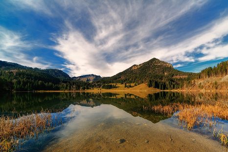 ΑΥΤΟΚΌΛΛΗΤΗ ΤΟΙΧΟΓΡΑΦΊΑ ΛΊΜΝΗ ΚΆΤΩ ΑΠΌ ΤΟΥΣ ΛΌΦΟΥΣ - ΑΥΤΟΚΌΛΛΗΤΕΣ ΤΑΠΕΤΣΑΡΊΕΣ - ΤΑΠΕΤΣΑΡΊΕΣ