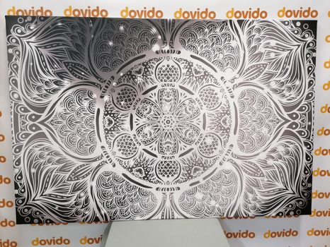 TABLOU MANDALA INDIANĂ CU UN FUNDAL GALACTIC ÎN ALB ȘI NEGRU - TABLOURI ALB-NEGRU - TABLOURI