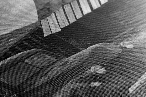 КАРТИНА НА ПЛАТНО – АВТОМОБИЛ В ЖИВОПИСНА ПРИРОДА В ЧЕРНО-БЯЛО - ЧЕРНО-БЕЛИ КАРТИНИ - КАРТИНИ