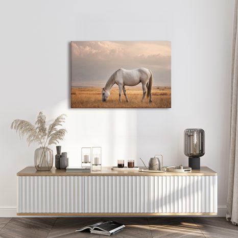 TABLEAU SUR TOILE – CHEVAL PAISIBLE DANS LE PRÉ - TABLEAUX DE CHEVAUX - TABLEAUX