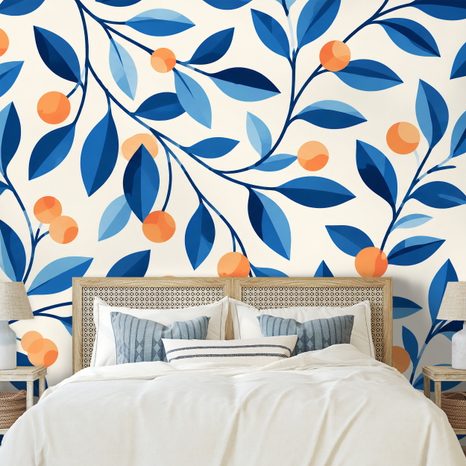 ZELFKLEVEND FOTOBEHANG BLAUWE TAKJES MET ORANJE VRUCHTEN - FOTOBEHANG BLOEMEN - FOTOBEHANG