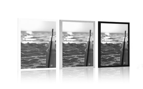 POSTER – BEVANDA RINFRESCANTE SULLA SPIAGGIA IN BIANCO E NERO - NERO E BIANCO - POSTER