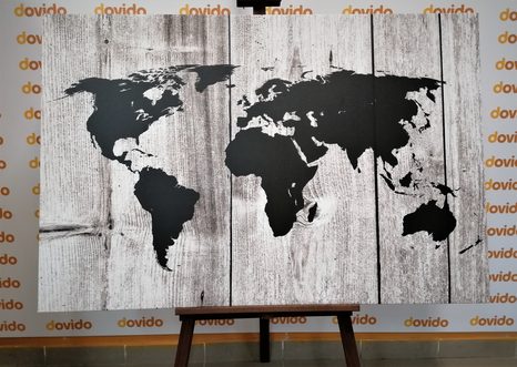 OBRAZ NA KORKU ČERNOBÍLÁ MAPA NA DŘEVĚNÉM POZADÍ - OBRAZY NA KORKU - OBRAZY