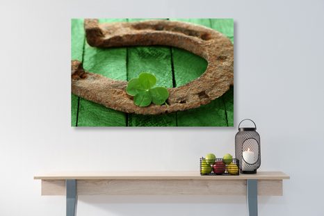 WANDBILD HUFEISEN UND EIN GLÜCKSKLEE - STILLLEBEN-BILDER - BILDER