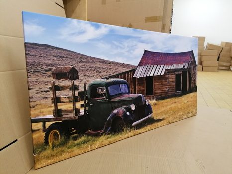 OBRAZ AUTO V MALEBNÉ PŘÍRODĚ - VINTAGE A RETRO OBRAZY - OBRAZY