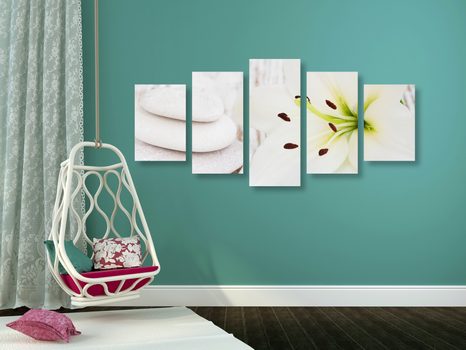 5-DÍLNÝ OBRAZ LILIE A MASÁŽNÍ KAMENY V BÍLÉM PROVEDENÍ - OBRAZY FENG SHUI - OBRAZY