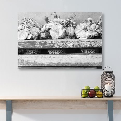 OBRAZ ČERNOBÍLÉ KVĚTINY V BEDÝNCE BEZ SRDÍČKA - ČERNOBÍLÉ OBRAZY - OBRAZY