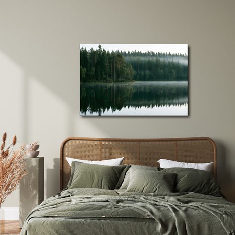 CANVASTAVLA DIMMIG SJÖ I SKOGEN - TAVLOR MED SJÖAR - TAVLOR