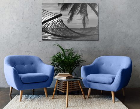 КАРТИНА НА ПЛАТНО – ХАМАК НА ПЛАЖА В ЧЕРНО-БЯЛО ИЗПЪЛНЕНИЕ - ЧЕРНО-БЕЛИ КАРТИНИ - КАРТИНИ