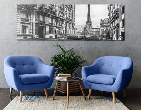 КАРТИНА НА ПЛАТНО – ИЗГЛЕД НА АЙФЕЛОВАТА КУЛА ОТ УЛИЦА В ПАРИЖ В ЧЕРНО И БЯЛО - ЧЕРНО-БЕЛИ КАРТИНИ - КАРТИНИ