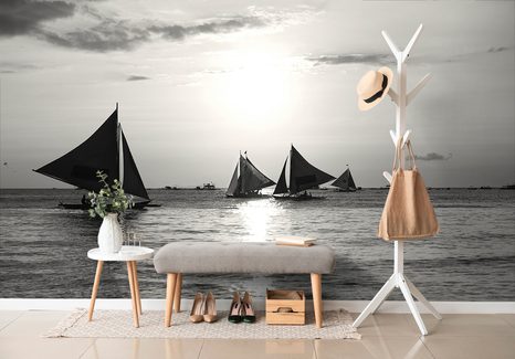 SAMOLEPÍCÍ FOTOTAPETA ZÁPAD SLUNCE NA MOŘI V ČERNOBÍLÉM PROVEDENÍ - SAMOLEPÍCÍ TAPETY - TAPETY