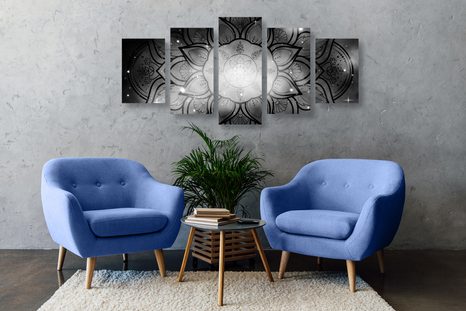 5-DÍLNÝ OBRAZ MANDALA S POZADÍM GALAXIE V ČERNOBÍLÉM PROVEDENÍ - ČERNOBÍLÉ OBRAZY - OBRAZY