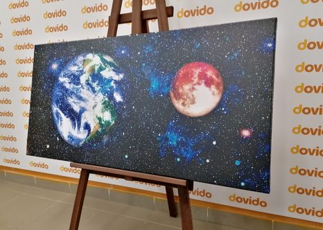 WANDBILD PLANET ERDE UND DER ROTE MOND - BILDER VON UNIVERSUM UND STERNEN - BILDER