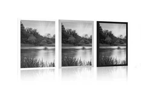 POSTER SUNRISE BY THE RIVER IN BLACK AND WHITE - BLACK AND WHITE - POSTERS