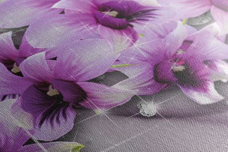 SLIKA VIJOLIČNI CVETOVI NA ABSTRAKTNEM OZADJU - SLIKE ROŽ - SLIKE