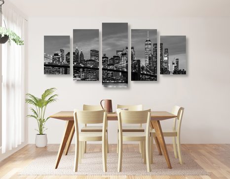 5-DIELNY OBRAZ OČARUJÚCI MOST V BROOKLYNE V ČIERNOBIELOM PREVEDENÍ - ČIERNOBIELE OBRAZY - OBRAZY