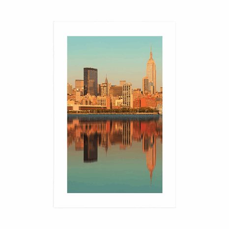 POSTER CU PASSEPARTOUT NEW YORK FERMECĂTOR REFLECTAT ÎN APĂ - ORAȘE - POSTERE