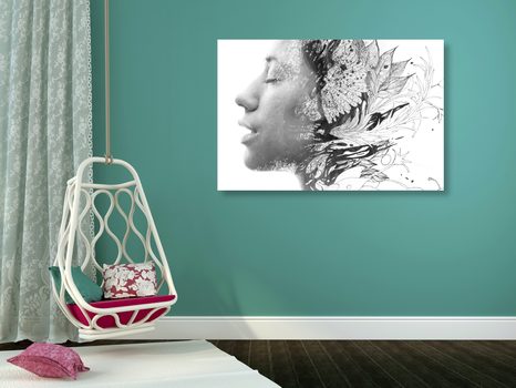 KÉP HÖLGY FESTETT VIRÁGOKKAL- FEKETEFEHÉRBEN - FEKETE-FEHÉR KÉPEK - KÉPEK