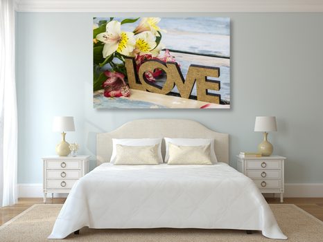 OBRAZ Z DREWNIANYM NAPISEM LOVE - OBRAZY Z NAPISAMI I CYTATAMI - OBRAZY