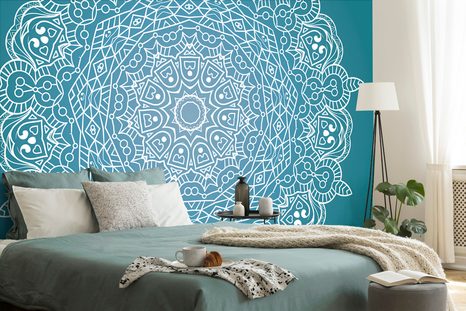 SAMOLEPÍCÍ TAPETA MEDITAČNÍ MANDALA NA MODRÉM POZADÍ - SAMOLEPÍCÍ TAPETY - TAPETY