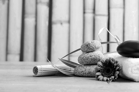 FOTOTAPETA ČERNOBÍLÉ WELLNESS ZÁTIŠÍ - ČERNOBÍLÉ TAPETY - TAPETY