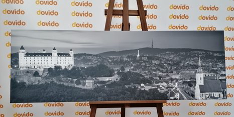 WANDBILD ABEND IN BRATISLAVA IN SCHWARZ-WEISS - SCHWARZ-WEISSE BILDER - BILDER