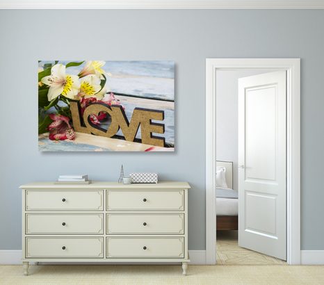 OBRAZ Z DREWNIANYM NAPISEM LOVE - OBRAZY Z NAPISAMI I CYTATAMI - OBRAZY
