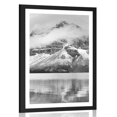 POSTER WITH MOUNT LAKE NEAR A MAGNIFICENT MOUNTAIN IN BLACK AND WHITE - BLACK AND WHITE - POSTERS